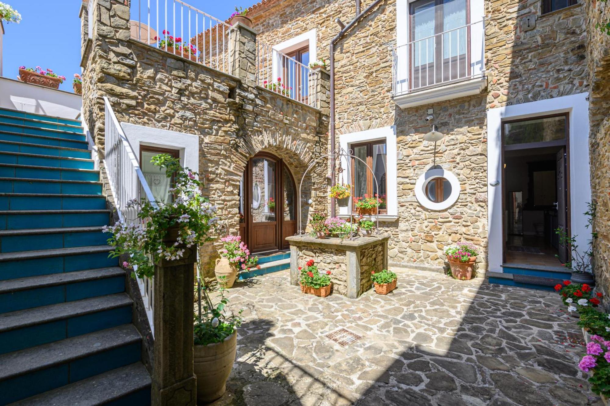 Отель Palazzo Gargano Prignano Cilento Экстерьер фото